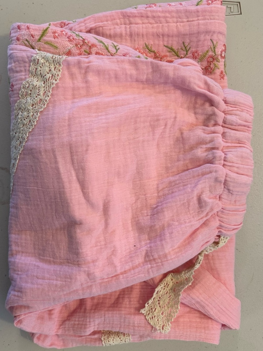 (NWOT) POL Boho Pants Pink Embroidered Lace Patchwork Joggers Large Cottagecore